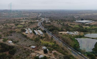 VENTA DE HACIENDA EN KM 43 SOBRE  VIA A LA COSTA Y DA AL CANAL  DE CEDEGE