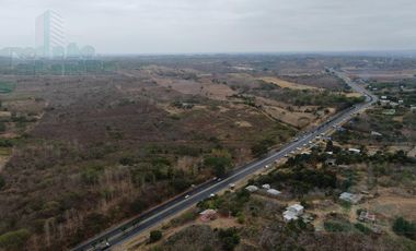 VENTA DE HACIENDA EN KM 43 SOBRE  VIA A LA COSTA Y DA AL CANAL  DE CEDEGE