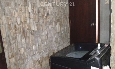 Rumah Hook Di Lokasi Strategis Kebayoran Lama