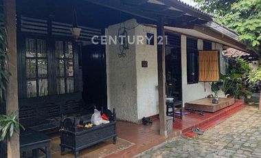 Rumah Hook Di Lokasi Strategis Kebayoran Lama