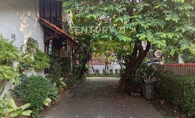 Rumah Hook Di Lokasi Strategis Kebayoran Lama