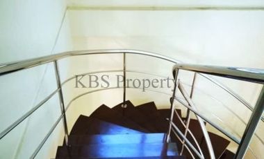 Disewa Rumah Bukit Senyum (Nagoya) Type 172/260 m2 - Batam