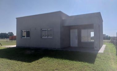 Venta de Excelente casa en Barrio cerrado Pedregales de San Vicente