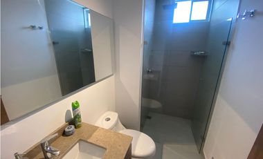 SE ARRIENDA APARTAMENTO AMOBLADO EN EL RODADERO SUR