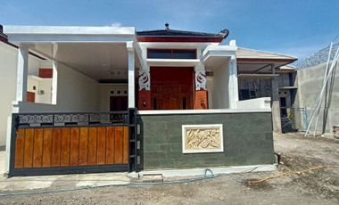 Rumah kosep jawa di dekat Candi Prambanan