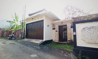 VILLA MINIMALIS FULL FURNISH DI SANUR DENPASAR LOKASI STRATEGIS
