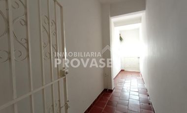 casa en arriendo en el contento. Cod A2728