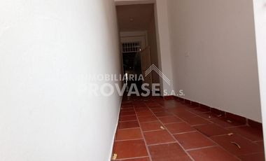 casa en arriendo en el contento. Cod A2728