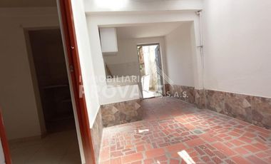 casa en arriendo en el contento. Cod A2728