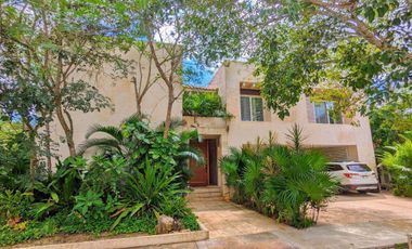 Hermosa casa en Yucatán Country Club en venta