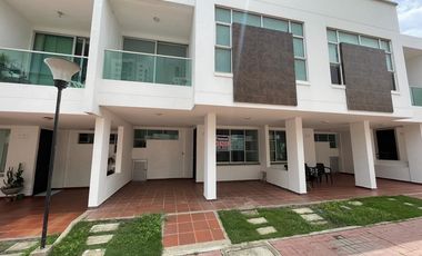 casa condominio en arriendo/venta en villa campestre. Cod A89666