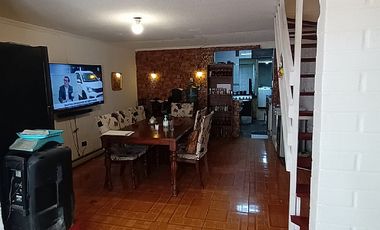 CASA EN VENTA PUENTE ALTO PJE CERRO LA PIÑA.