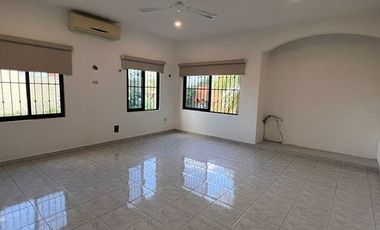 Casa en Venta de 3 recámaras, en Col. México Norte, Mérida