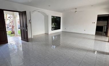 Casa en Venta de 3 recámaras, en Col. México Norte, Mérida