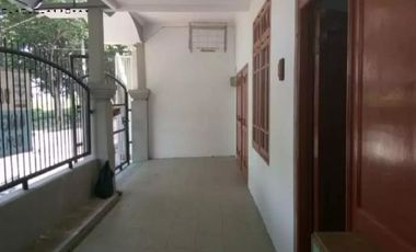 Rumah Babatan Pantai Barat, Strategis