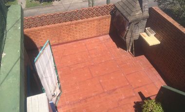 Casa PH en venta en Bernal Oeste