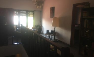 Casa PH en venta en Bernal Oeste