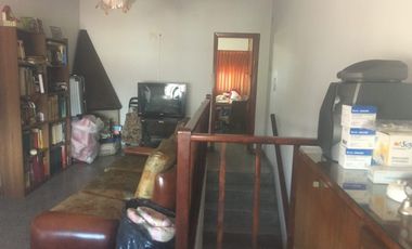 Casa PH en venta en Bernal Oeste