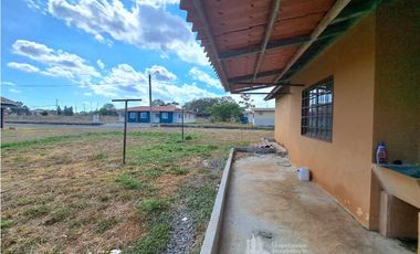 VENDO CASA EN LOS VALLES DE LOS ALGARROBOS
