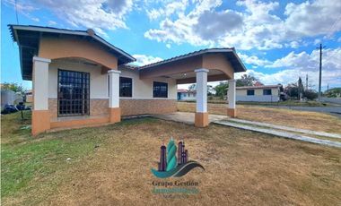 VENDO CASA EN LOS VALLES DE LOS ALGARROBOS
