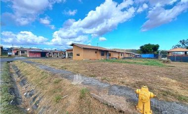 VENDO CASA EN LOS VALLES DE LOS ALGARROBOS