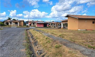 VENDO CASA EN LOS VALLES DE LOS ALGARROBOS