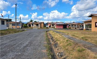 VENDO CASA EN LOS VALLES DE LOS ALGARROBOS