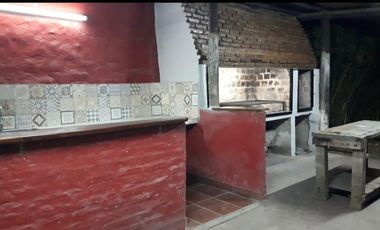 Casa en venta - 2 Dormitorios 3 Baños - Cochera - La Capilla, Florencio Varela