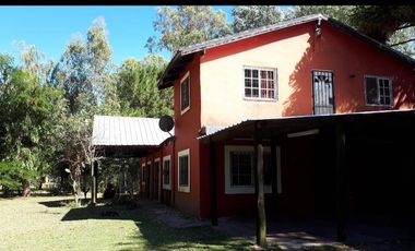 Casa en venta - 2 Dormitorios 3 Baños - Cochera - La Capilla, Florencio Varela
