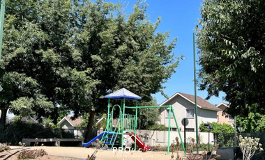 Casa en Arriendo en Los Nogales / El Refugio