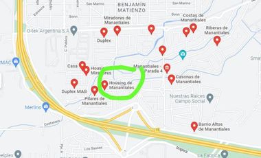 Venta de casa estilo dúplex .3 dorm. Housing de Manantiales.  Dentro de circunvalación.
