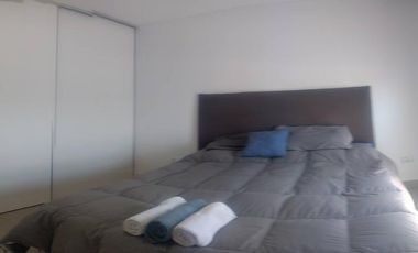 Venta de casa estilo dúplex .3 dorm. Housing de Manantiales.  Dentro de circunvalación.