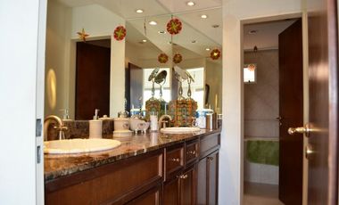 P.Goyena  semipiso ALTO 4 amb c/dep y 2 coch amenities.