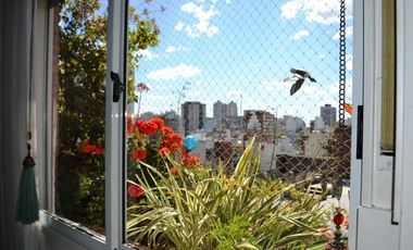 P.Goyena  semipiso ALTO 4 amb c/dep y 2 coch amenities.