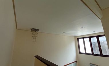 Rumah furnish Surabaya Timur Jl Kertajaya , dekat ITS