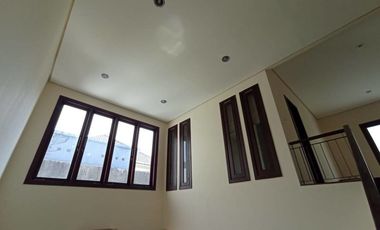 Rumah furnish Surabaya Timur Jl Kertajaya , dekat ITS