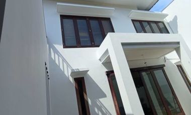 Rumah furnish Surabaya Timur Jl Kertajaya , dekat ITS