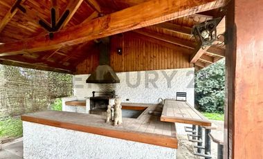 SE VENDE CASA CONDOMINIO EL ALGARROBAL - COLINA