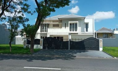 Rumah Royal Residence Boulevard Surabaya