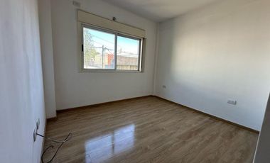 Excelente  departamento de 2 ambientes con doble cochera.