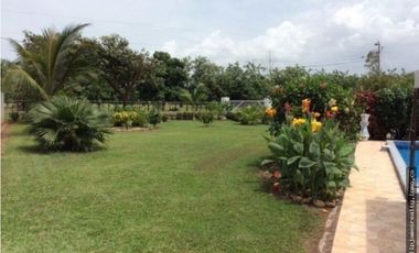 Venta: Casa 4 recámaras con piscina en Aguadulce