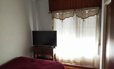 Casa en Ph, al frente con terraza, entrada de Auto y quincho.-Apto Crédito.