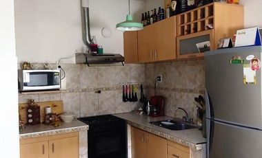 Casa en Ph, al frente con terraza, entrada de Auto y quincho.-Apto Crédito.