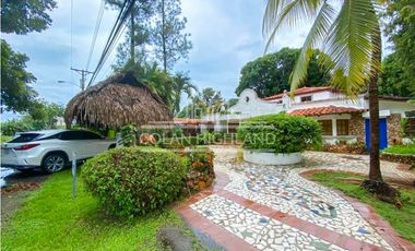 Se Vende Casa en Club de Golf de Coronado 