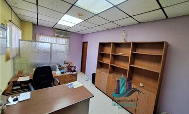 VENDO LOCAL COMERCIAL EN  EDIFICIO MEDICO