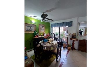 OPORTUNIDAD SE VENDE CASA DE DOS PISOS EN ZONA NORTE EN MONTERA