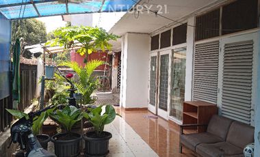 Rumah 2 Lantai Exs Klinik Strategis Di Rawamangun Jakarta Timur