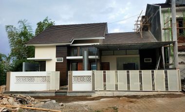 Rumah Rasa Villa Tanpa Bank di Dau Malang, dibaratnya Lowokwaru pass
