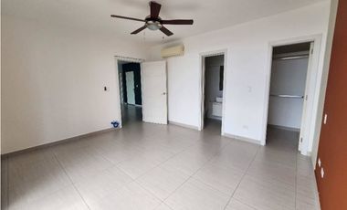 Alquilo extraordinario apartamento en ph le mare