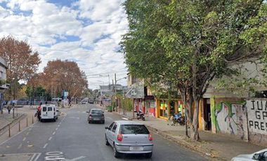 Excelente Local en esquina Frente a Estación San Martín